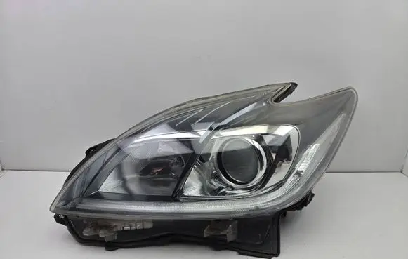 Toyota Prius (XW30) Headlight/headlamp