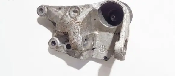 Citroen C5 Engine mounting bracket 9645161180
