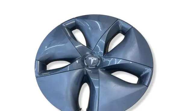 Tesla Model 3 R17 wheel hub/cap/trim 104423199B