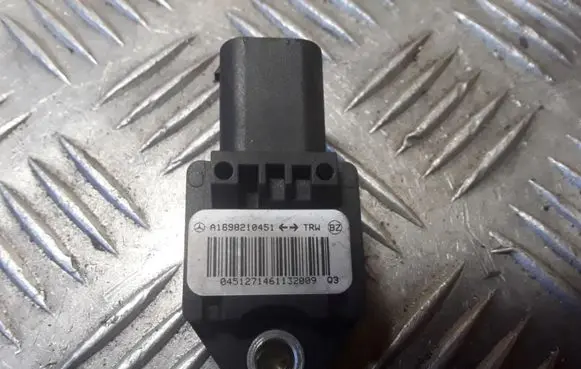 Mercedes-Benz A W169 Airbag deployment crash/impact sensor A1698210451