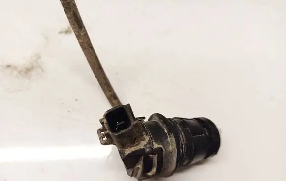 Lexus RX 300 Windscreen/windshield washer pump 8533060180