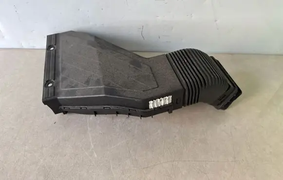 Hyundai Tucson TL Air intake duct part 28210D3100