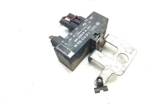 Volkswagen Polo V 6R Coolant fan relay 1J0919506M 898967000