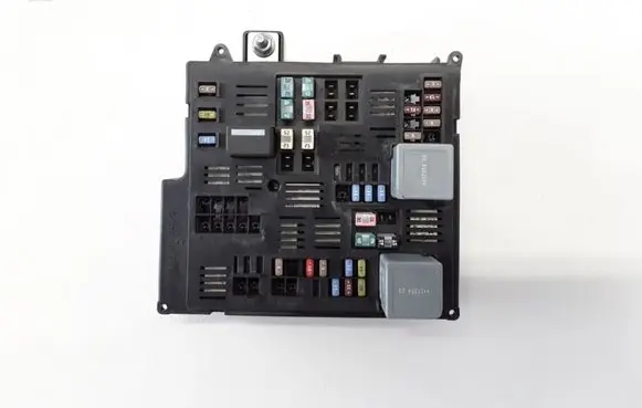 Volvo S90, V90 Fuse module 31473772