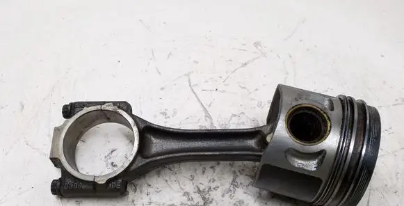 Ford Galaxy Piston with connecting rod