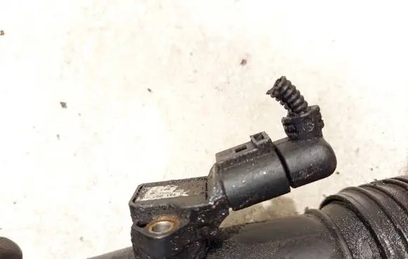 Volkswagen PASSAT B6 Air pressure sensor 0281002401