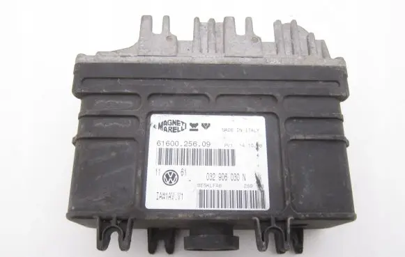 Volkswagen Golf III Engine control unit/module 032906030N