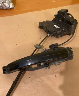 Ford Mondeo MK IV Front door lock 7M5AR21812AA A0480697 3M51R224A37