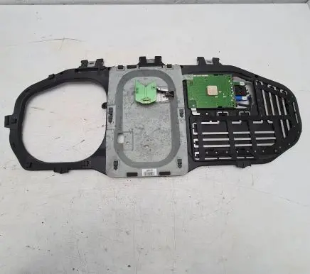Mercedes-Benz ML W164 Aerial antenna amplifier A2518202275 28024813 06T244