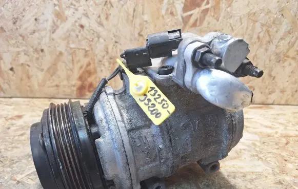 KIA Carnival Air conditioning (A/C) compressor (pump) 13250-33200