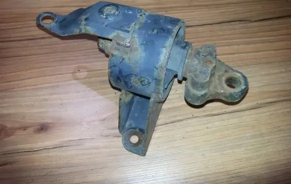 Toyota Corolla E100 Engine mount bracket 1230515040