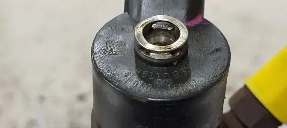 Peugeot Partner Fuel injector 0445110239