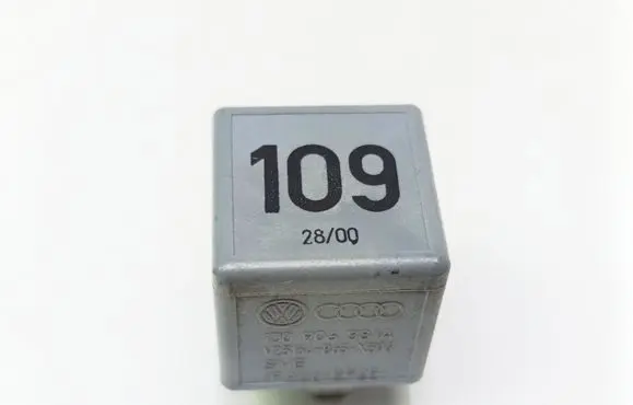 Volkswagen Golf IV Other relay 1J0906381A