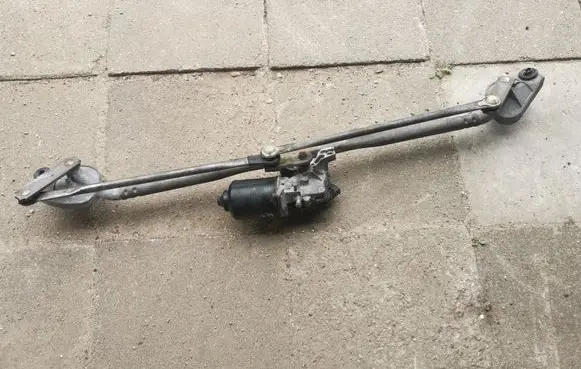 Chrysler 300 - 300C Front wiper linkage and motor 04805711AA 1590108030