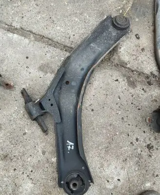 Nissan Qashqai Front lower control arm/wishbone