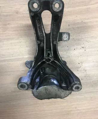 Audi A4 S4 B8 8K Engine mounting bracket 8K0199308BJ