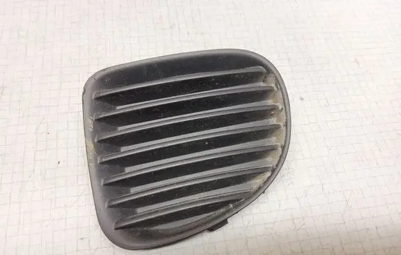 Toyota Yaris Front bumper lower grill 5243832010