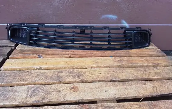 Citroen C5 Front bumper lower grill 9681052677 2001586