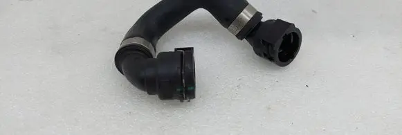 BMW 5 GT F07 Engine coolant pipe/hose 7800104 7509984