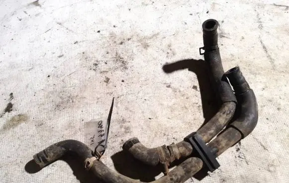 Toyota Avensis T220 Engine coolant pipe/hose