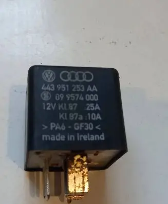 Audi A4 S4 B5 8D Other relay 443951253AA 899574000