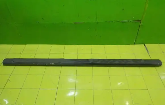 Nissan Navara D40 Front sill trim cover PRAWY