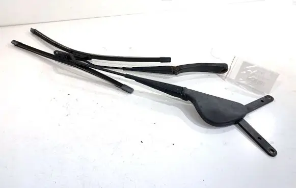 Mercedes-Benz C AMG W203 Front wiper blade arm