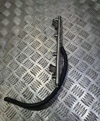 Audi A4 S4 B6 8E 8H Fuel distributor 