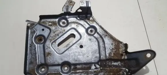 Honda CR-V Battery box tray 