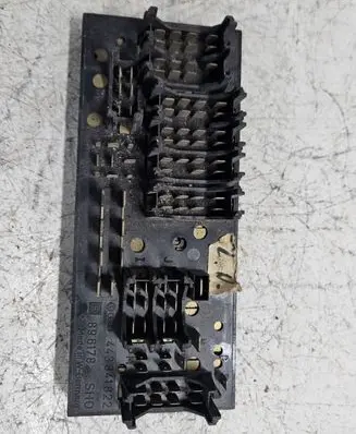 Volkswagen Golf II Fuse module 443941822 896178