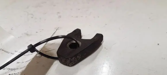 KIA Sorento Fuel Injector clamp holder