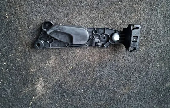 BMW 3 G20 G21 Engine bonnet (hood) release handle 7446416