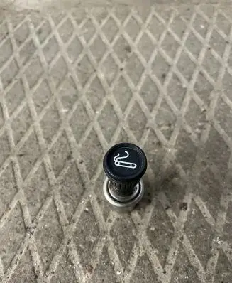 Volkswagen Golf II Cigarette lighter front 