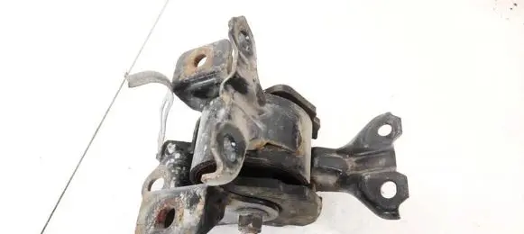 Peugeot 4007 Engine mount bracket