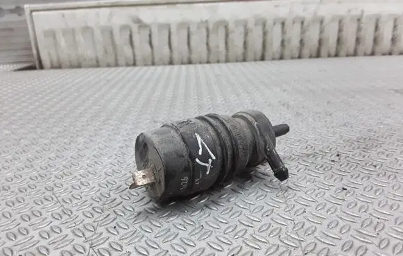 Volkswagen II LT Windscreen/windshield washer pump