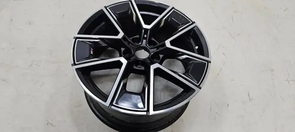 BMW i4 R18 alloy rim 8747303