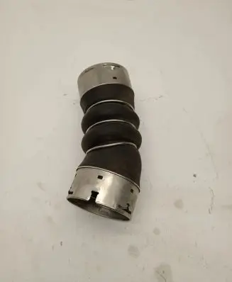 BMW 4 F32 F33 Intercooler hose/pipe 8513450