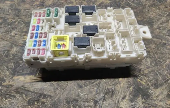 Mitsubishi Space Star Fuse module 8637B733