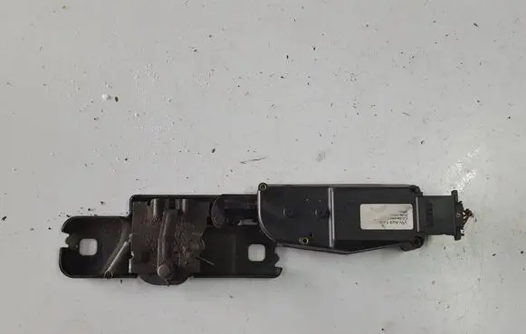 Skoda Superb B6 (3T) Tailgate lock loop/hook striker 