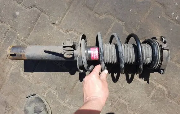 Volkswagen Tiguan Front shock absorber/damper 