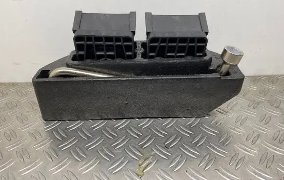 Land Rover Range Rover Sport L494 Tool set CPLA17B043AC