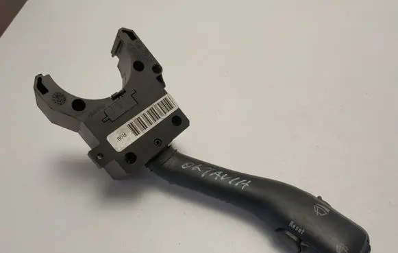 Skoda Octavia Mk1 (1U) Indicator stalk 4BO953503G