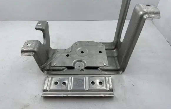 Audi A8 S8 D4 4H Battery bracket 4H0802417B
