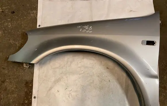 Mercedes-Benz ML W163 Fender
