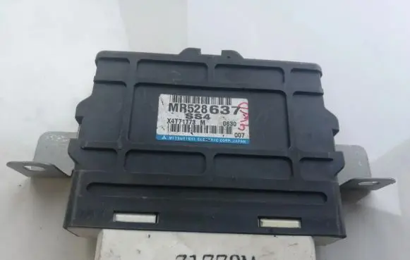 Mitsubishi Pajero Gearbox control unit/module MR528637 X4T71773M