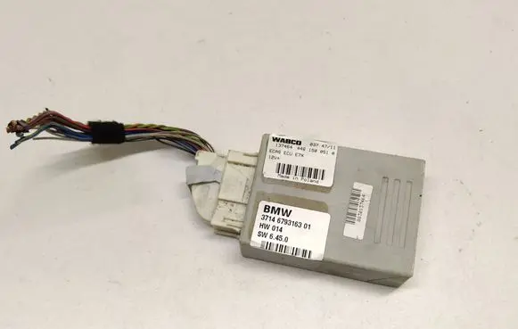 BMW X6 E71 Air suspension control unit module (rear) 6793163 4461500510 37146793163