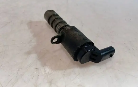 Audi A6 S6 C7 4G Oil pressure sensor 06E257M