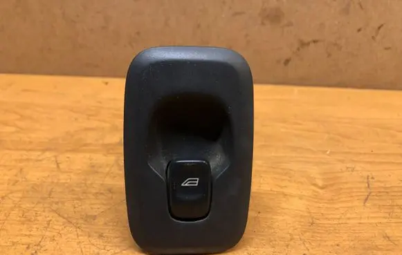Volvo XC90 Electric window control switch 8685288 19206