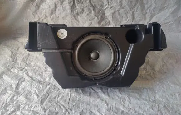 Audi A4 S4 B9 8W Subwoofer speaker 8W9035382