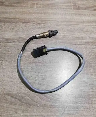 BMW 5 F10 F11 Lambda probe sensor 7589475